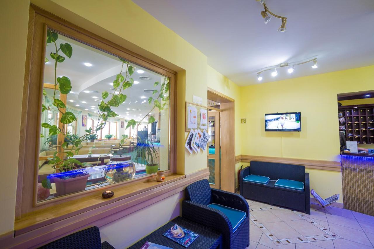 Hotel Euforia โนวาเลสนา ภายนอก รูปภาพ