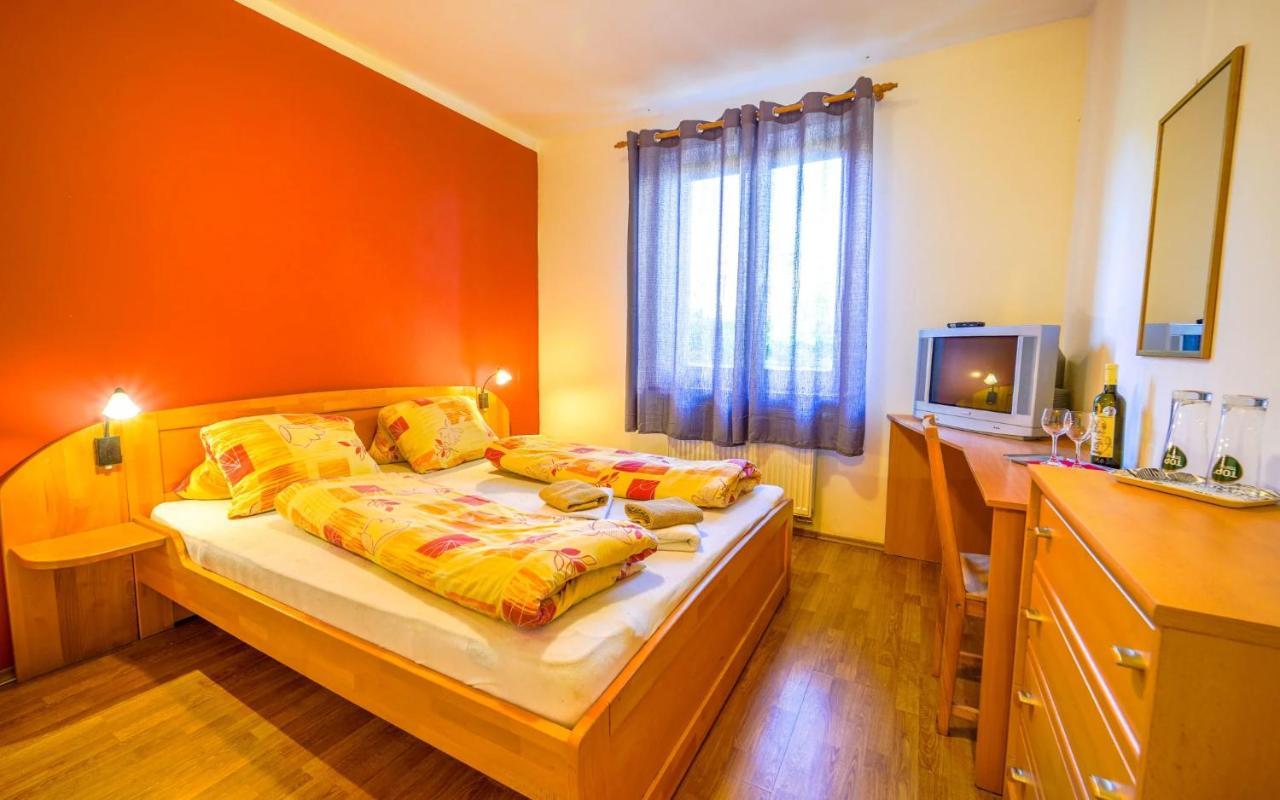 Hotel Euforia โนวาเลสนา ภายนอก รูปภาพ
